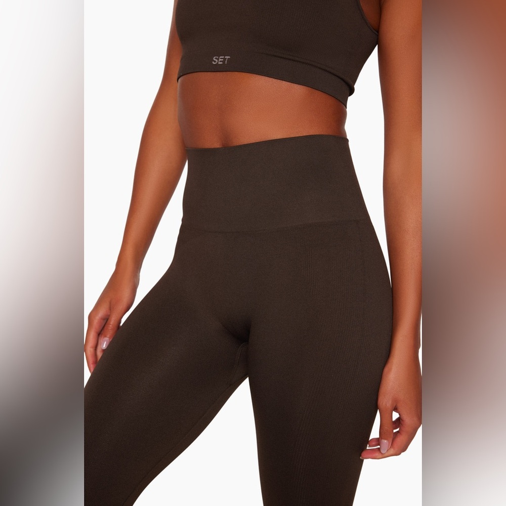 SET Active 2-Piece SCULPTFLEX® Matching Power Box Cut Bra & Leggings Workout Set - Picture 3 of 16